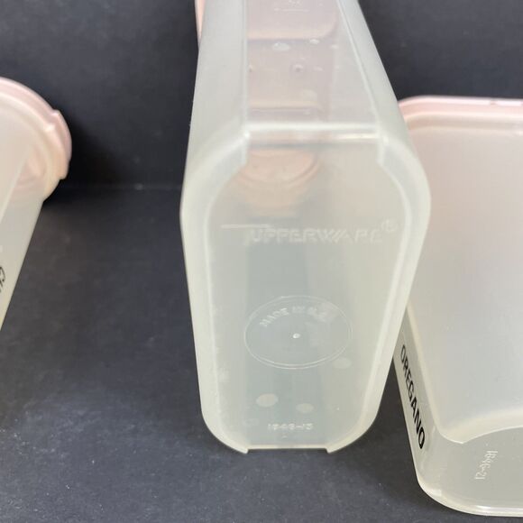 Tupperware Modular Mates Pink Spice Shakers 4 Large #1846 w/Lids 8 Ounce - Picture 7 of 8